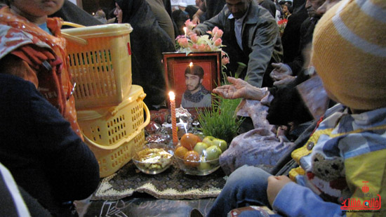 مراسم تحویل سال نو در جوار قبور شهدا رفسنجان (13)