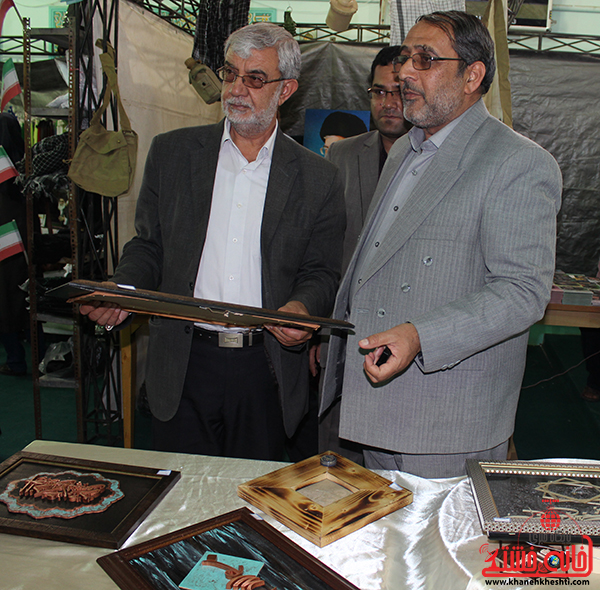 1بازدید مسئولین از نمایشگاه بزرگ قرآن در رفسنجان