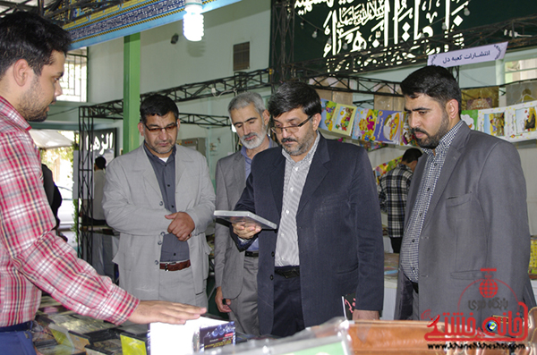 4بازدید مسئولین از نمایشگاه بزرگ قرآن  و حجاب و عفاف در رفسنجان
