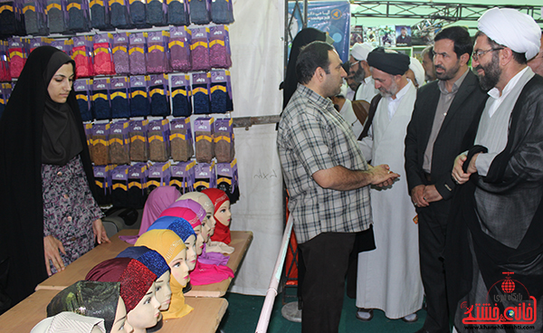 بازدید مسئولین از نمایشگاه بزرگ قرآن  و حجاب و عفاف در رفسنجان5