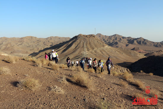 همایش بزرگ کوهپیمایی خانوادگی در رفسنجان-روز خبرنگار-شهید خبرنگار (10)
