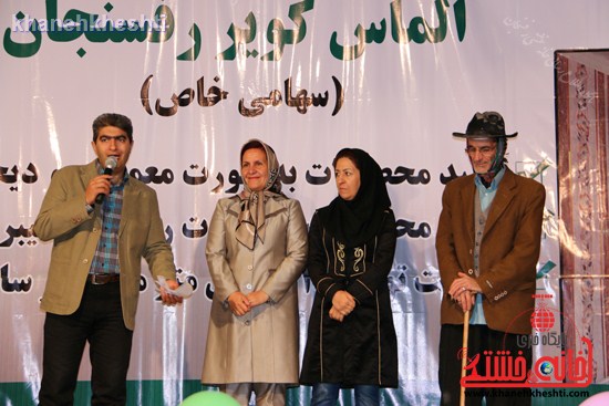 دوربین خانه خشتی در سومین شب بازارچه خیریه کوثر رفسنجان (۴)