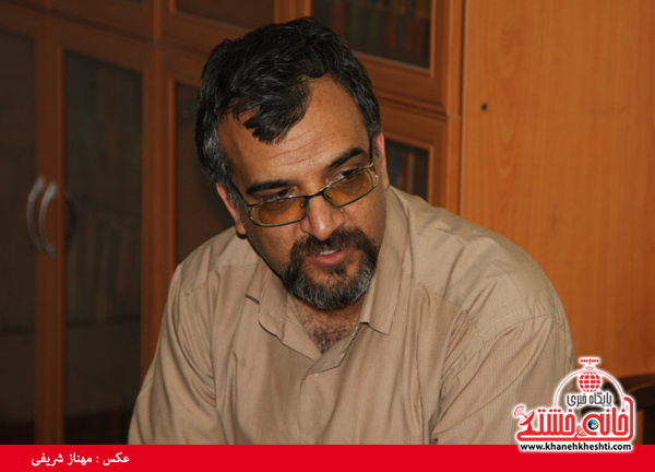 ابوالهادی عضو هیئت مدیره انجمن داستان نویسان رفسنجان-خانه خشتی (۲)