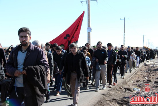 پیاده روی اربعین حسینی با حضور کاروان رهپویان کربلا در رفسنجان (۱۷)