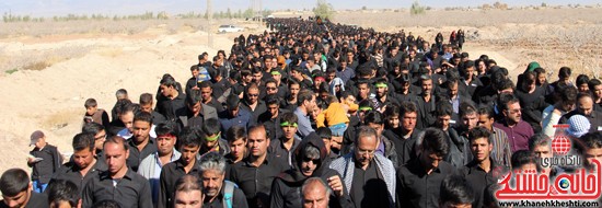 پیاده روی اربعین حسینی با حضور کاروان رهپویان کربلا در رفسنجان (۲۷)