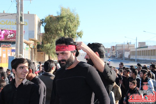 پیاده روی اربعین حسینی با حضور کاروان رهپویان کربلا در رفسنجان (۸)