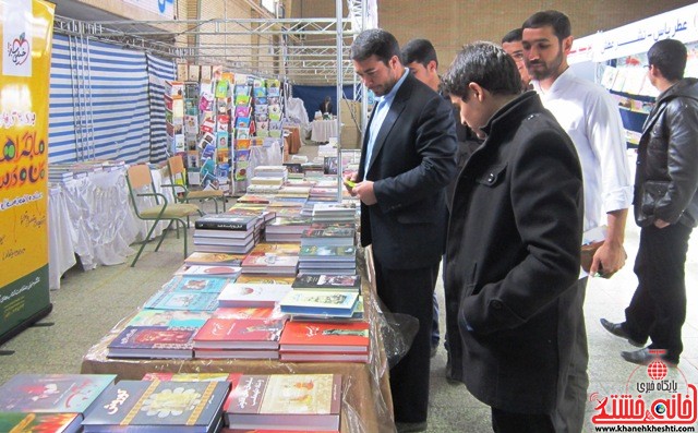 بازدید اعضای اتحادیه انجمن اسلامی دانش آموزان رفسنجان از نمایشگاه کتاب_خانه خشتی (۶)