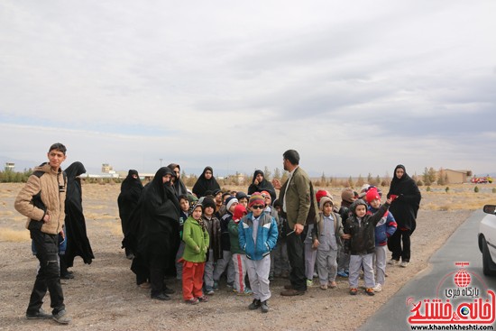 گردش علمی دانش اموزان دبستان امام حسن مجتبی از فرودگاه رفسنجان-خانه خشتی (۱۷)