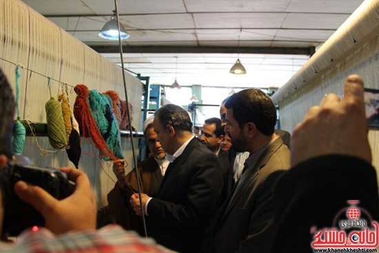 بازدید استاندار از کارگاه قالی در رفسنجان-خانه خشتی (۴)