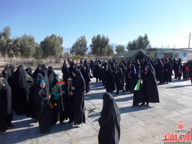 همایش پیاده روی بانوان بهرمان رفسنجان_خانه خشتی (۲)