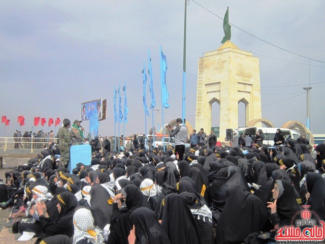 بازدید دانشجویان دختر بسیجی از مناطق عملیاتی جنوب_خانه خشتی_رفسنجان_ بهناز شریفی (۱۱)