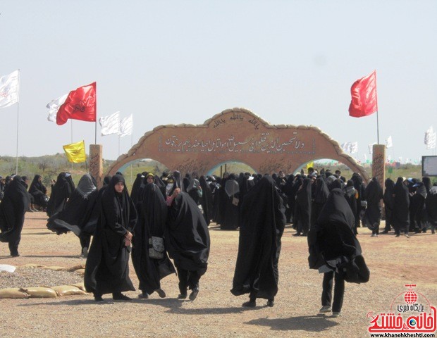 بازدید دانشجویان دختر بسیجی از مناطق عملیاتی جنوب_خانه خشتی_رفسنجان_ بهناز شریفی (۲۳)