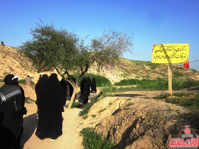 بازدید دانشجویان دختر بسیجی از مناطق عملیاتی جنوب_خانه خشتی_رفسنجان_ بهناز شریفی (۳۰)