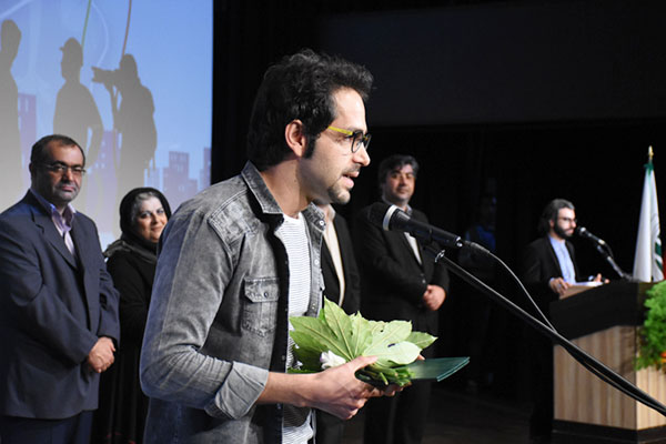 از رضا فهیمی فیلم‌ساز پر افتخار سینمای جوان رفسنجان تقدیر شد