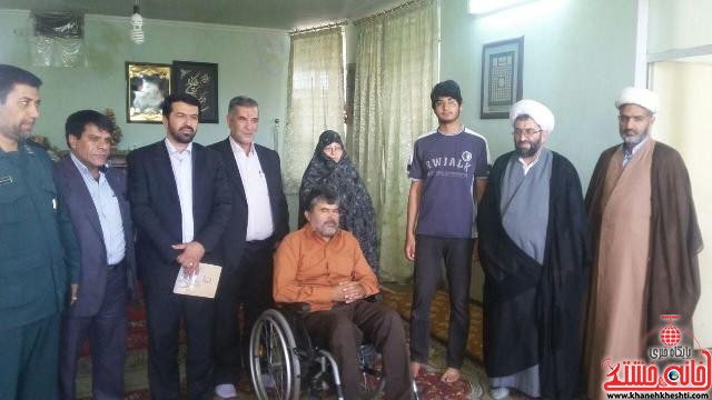 دیدار مسئولین رفسنجان با خانواده شهداء و جانبازان