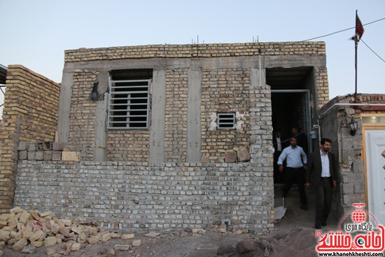 بازدید فرماندار و رئیس کمیته امداد شهرستان رفسنجان از روند اجرای ساخت منزل مسکونی یک از مددجویان 