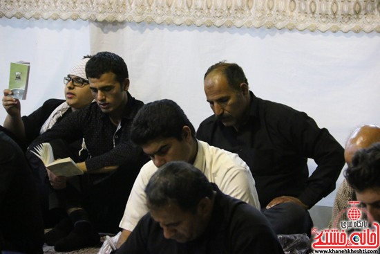 مراسم احیای شب 21 ماه مبارک رمضان با حضور  مردم مومن و خداجوی در حسینیه ثارالله شهرستان رفسنجان