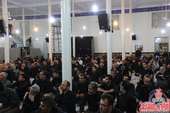 مراسم احیای شب 21 ماه مبارک رمضان با حضور  مردم مومن و خداجوی در مسجد امام خمینی (ره) شهرستان رفسنجان