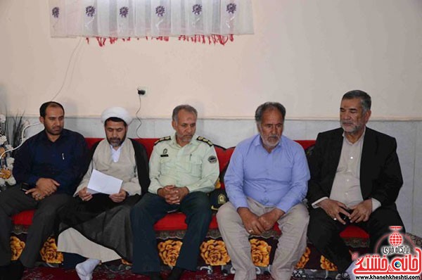 دیدار فرمانده نیروی انتظامی رفسنجان با خانواده شهداء (۱)