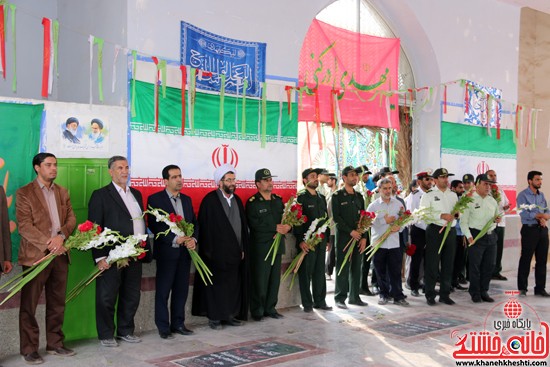 مراسم گلباران قبور مطهر شهدا به مناسبت 5 مرداد ماه سالروز اقامه اولین نماز جمعه کشور