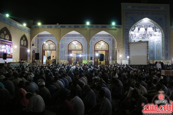 حضور مردم در مراسم وداع با ماه مبارک رمضان در مسجد جامع رفسنجان