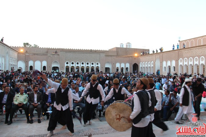 رونمایی از تمبر ثبت ملی پسته رفسنجان در جشن ملی پسته