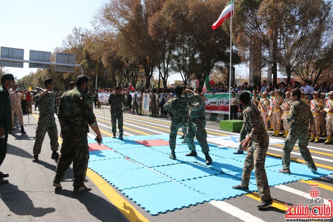 نمایش قدرت نیروهای مسلح رفسنجان در آغازین روز از هفته دفاع مقدس