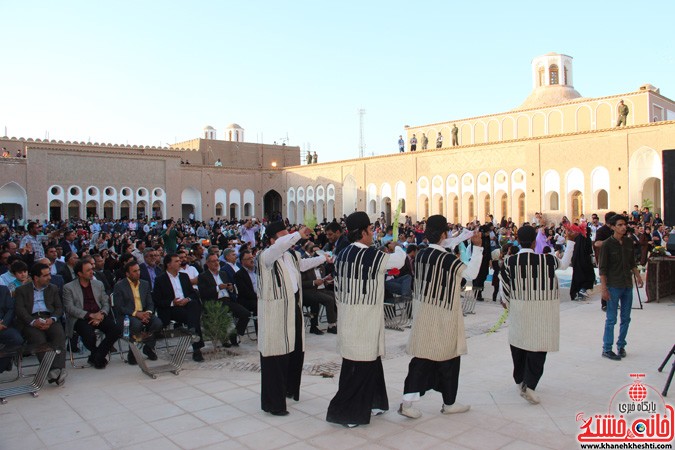 رونمایی از تمبر ثبت ملی پسته رفسنجان در جشن ملی پسته