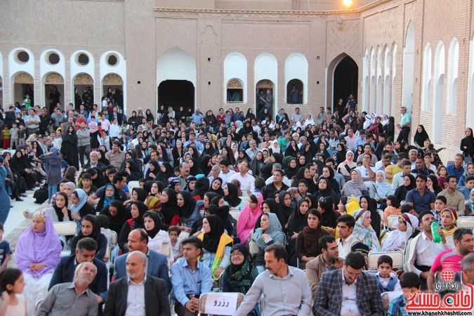 رونمایی از تمبر ثبت ملی پسته رفسنجان در جشن ملی پسته