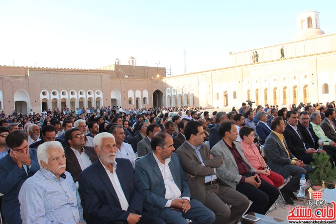 رونمایی از تمبر ثبت ملی پسته رفسنجان در جشن ملی پسته