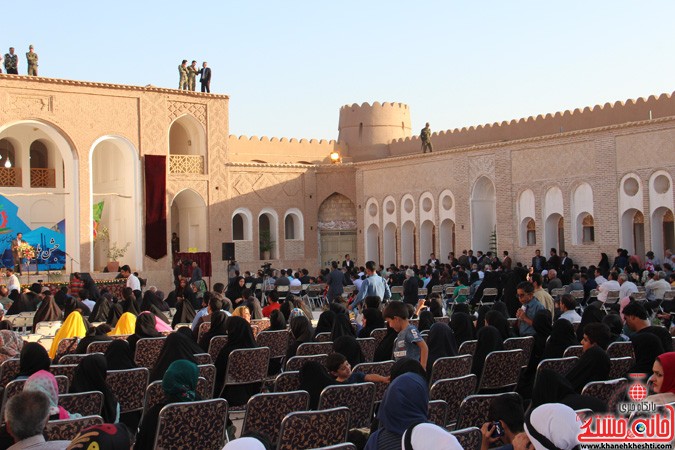 رونمایی از تمبر ثبت ملی پسته رفسنجان در جشن ملی پسته