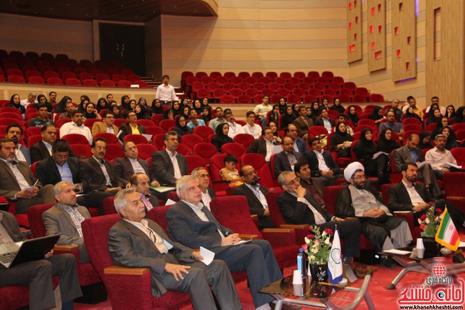 چهارمین کنگره ملی هیدروپونیک و تولیدات گلخانه ای در دانشگاه ولیعصر(عج) رفسنجان (۲)