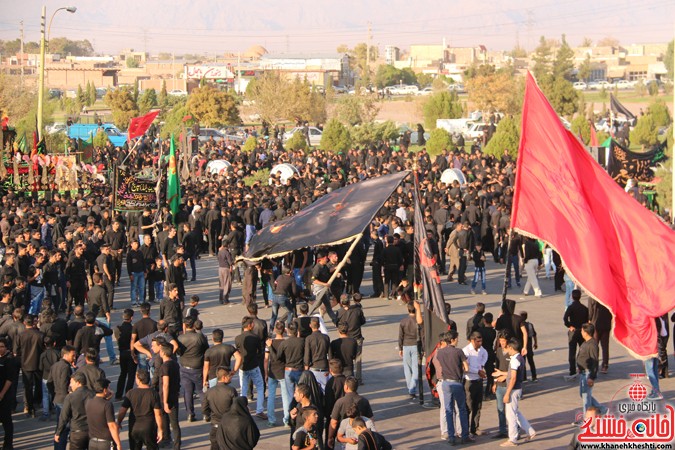 تجمع عزاداران حسینی در سقاخانه ابوالفضل(ع) رفسنجان در روز عاشورا