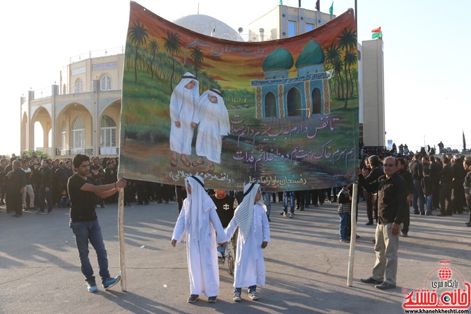 تجمع عزاداران حسینی در سقاخانه ابوالفضل(ع) رفسنجان در روز عاشورا