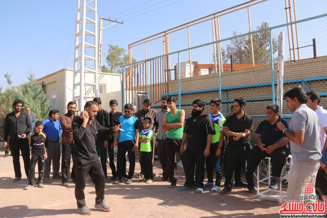مسابقات دومیدانی به مناسبت هفته تربیت بدنی در استادیوم تختی رفسنجان برگزار شد