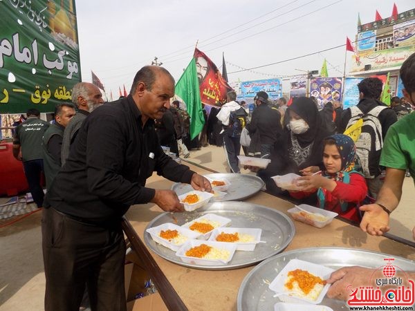 خدمات رسانی موکب امام علی(ع) نوق رفسنجان به زوار الحسین(ع) 