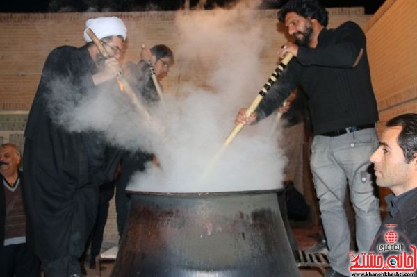 حضور امام جمعه محترم رفسنجان در آیین حلیم پزان به یاد شهید قلی بیگی در روستای حمید آباد