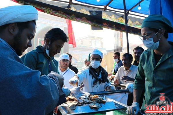 موکب خاتم الانبیاء رفسنجان در حال ارائه خدمات به زائرین اربعین حسینی در کربلای معلی