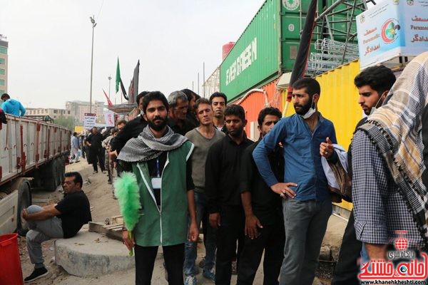 موکب خاتم الانبیاء رفسنجان در حال ارائه خدمات به زائرین اربعین حسینی در کربلای معلی