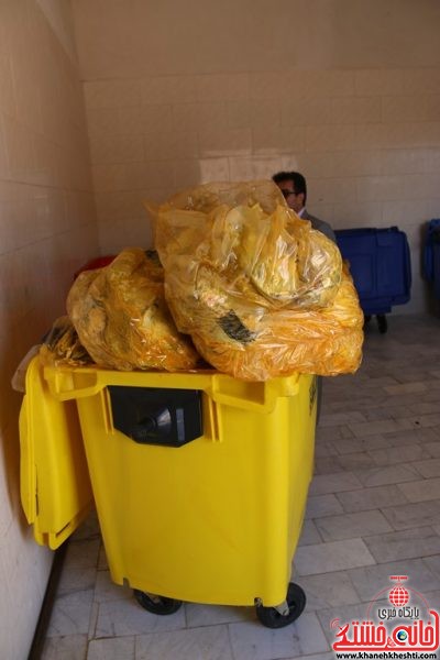 زباله های که بی خطر و تبدیل به زباله معمولی شدند در ساختمان و جایگاه امحا زباله هایبیمارستان علی بن ابیطالب(ع) رفسنجان
