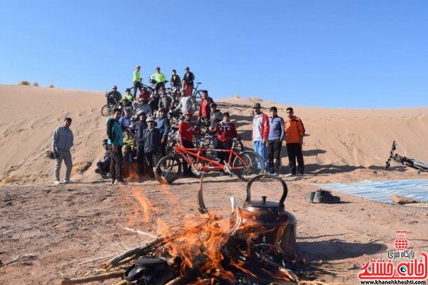 بازدید دوچرخه سواران از کویر زیبای دهستان لاهیجان رفسنجان