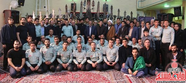 مراسم گرامیداشت شهدای آتش نشان حادثه پلاسکو تهران در مهدیه منتظران مهدی (عج) رفسنجان با حضور مردم ، پرسنل اتش نشانی رفسنجان ،شهردا و معاونین