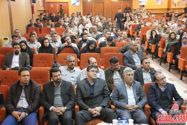 نشست مشترک تعدادی ازنمایندگان استان با حضور قائم مقام وزیر صنعت معدن و تجارت رئیس هیئت مدیره شرکت ملی صنایع مس ایران ،رئیس کمیسیون صنایع و معادن در محل سالن فجر مس سرچشمه رفسنجان