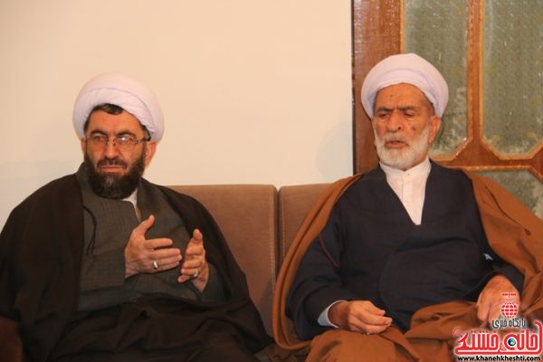 دیدار مسئولین رفسنجان با خانواده شهید محمد حسین انصاری اولین شهید انقلاب شهرستان رفسنجان