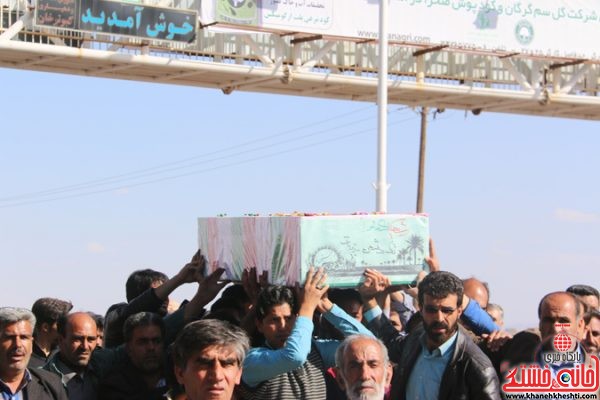 استقبال مردم روستای کبوترخان رفسنجان از کاروان شهدای گمنام و شهید غواص