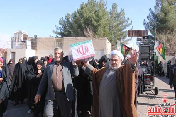 استقبال مردم روستای کبوترخان رفسنجان از کاروان شهدای گمنام و شهید غواص