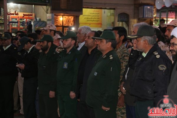 ادای احترام به مقام شامخ شهدا در مقابل حسینیه ثارالله رفسنجان