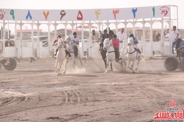 مسابقات اسب دوانی کورس زمستانه 95 که در میدان کورس سید الشهدای قاسم آباد حاجی رفسنجان
