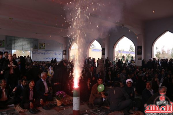 مراسم تحویل سال نو 1396 در گلزار شهدای (عباس آباد ) رفسنجان با حضور خانواده شهدا و مردم