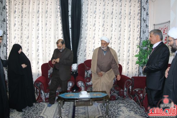دیدار مهندس احمد انارکی محمدی نماینده مردم رفسنجان و انار در مجلس شورای اسلامی با خانواده شهید غواص حسن عبدالهی در منزل شهید